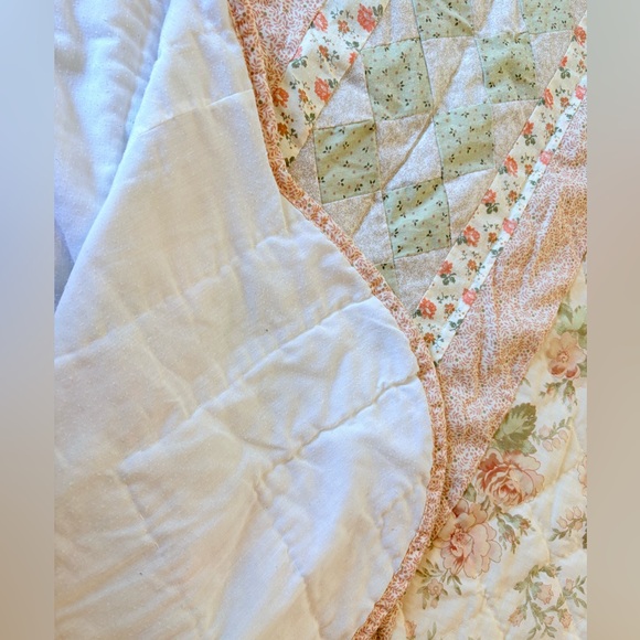 Vintage 80s 90s Hand Stitched Cottagecore Patchwork Quilt With Shams - 100”x90” - Picture 7 of 9